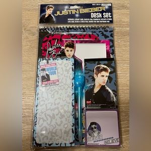 Justin Bieber Desk Set